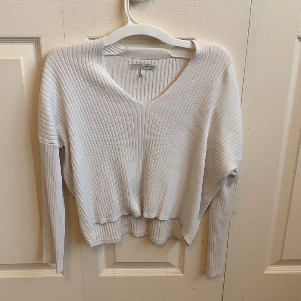 White long sleeve crop top